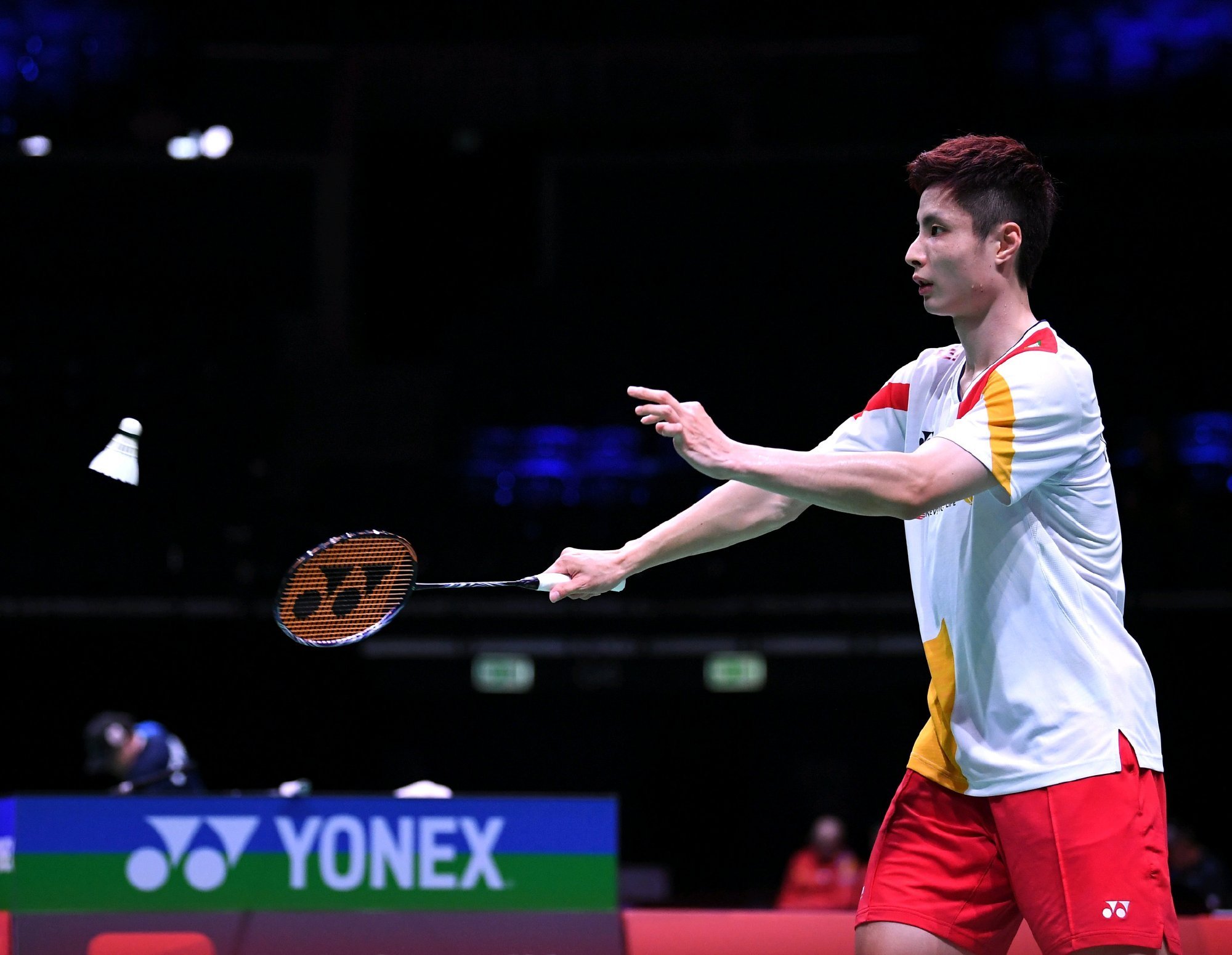 他以个人影 他以个人影