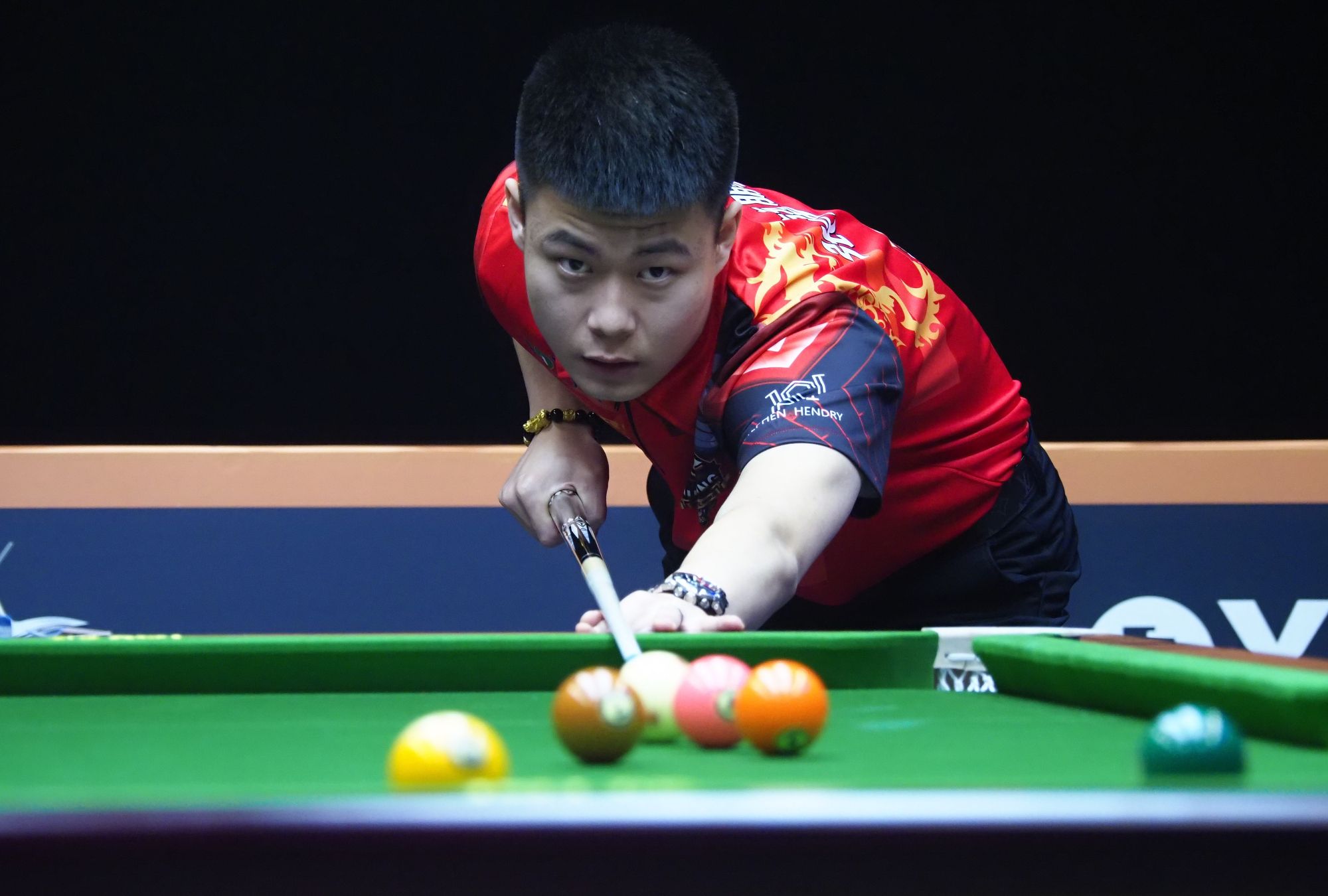 他必须在有 他必须在有