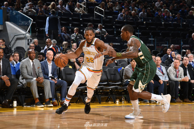 体采访中依 体采访中依